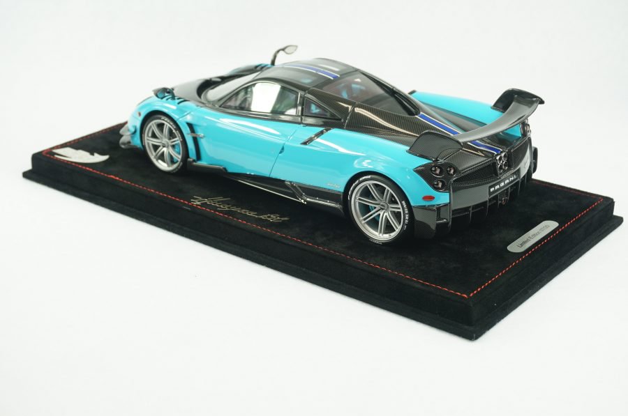 1/18 BBR Pagani huayra BC baby blue set on black alcantara base - 【MR BBR  MakeUp LOOKSMART Du0026Gなどのミニカー専門店】 ヴェルデ　