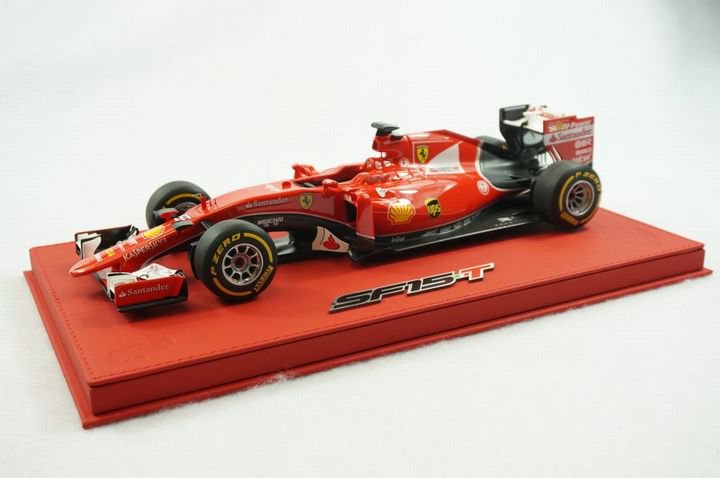 1/18 BBR Ferrari SF15-T GP Singapore Winner S.Vettel deluxe red leather  base - 【MR BBR MakeUp LOOKSMART D&Gなどのミニカー専門店】 ヴェルデ