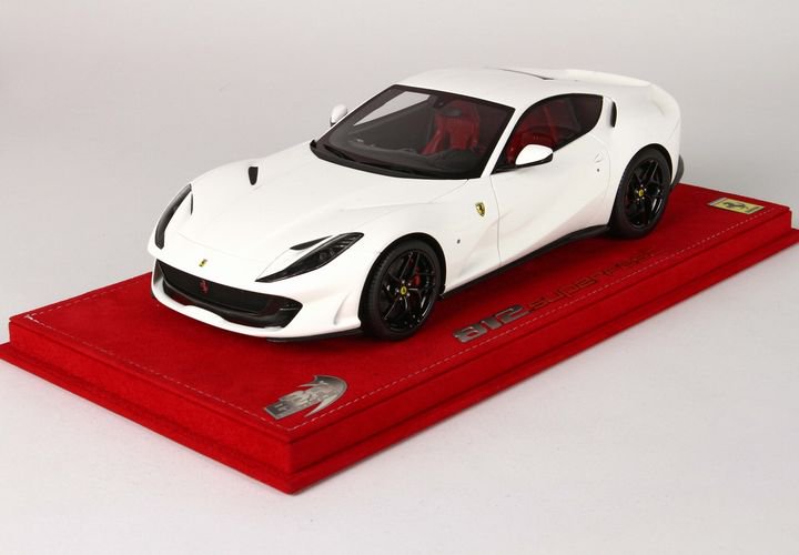 1/18 BBR Ferrari 812 Superfast 2017 avus white - 【MR BBR MakeUp LOOKSMART  D&Gなどのミニカー専門店】 ヴェルデ