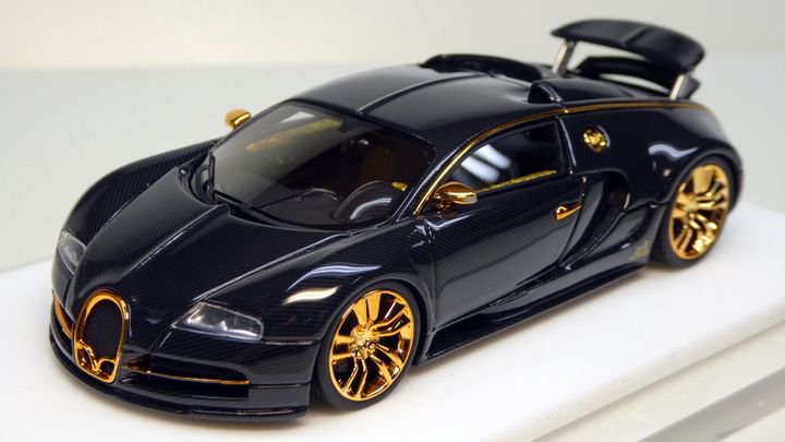 1/43 D&G Bugatti Veyron Linea Vincero d'Oro Full Carbon - 【MR BBR MakeUp  LOOKSMART D&Gなどのミニカー専門店】 ヴェルデ