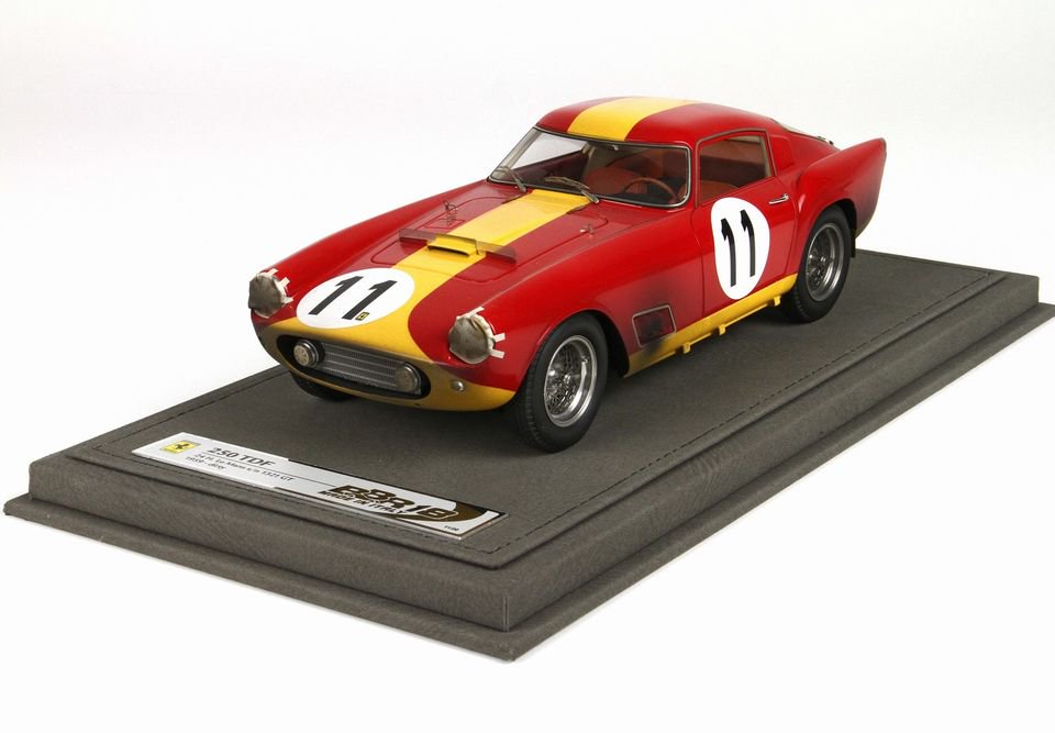 新品ミニカー 1/18 フェラーリ 250 TR ポンツーン ル・マン24時間 1957