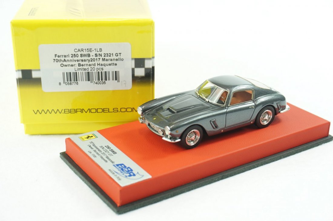 1/43 BBR Ferrari 250 swb in color dark grey set on red leather base - 【MR  BBR MakeUp LOOKSMART Du0026Gなどのミニカー専門店】 ヴェルデ　