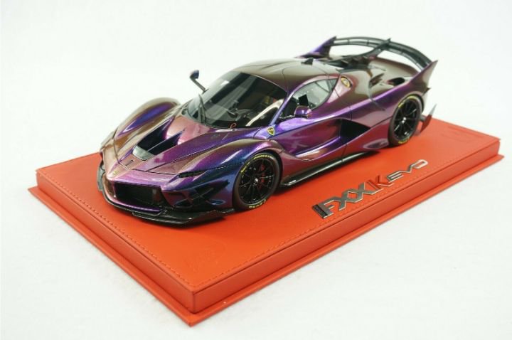 1/18 BBR FERRARI FXXK EVO CHAMELEON DELUXE RED LEATHER BASE - 【MR BBR  MakeUp LOOKSMART D&Gなどのミニカー専門店】 ヴェルデ