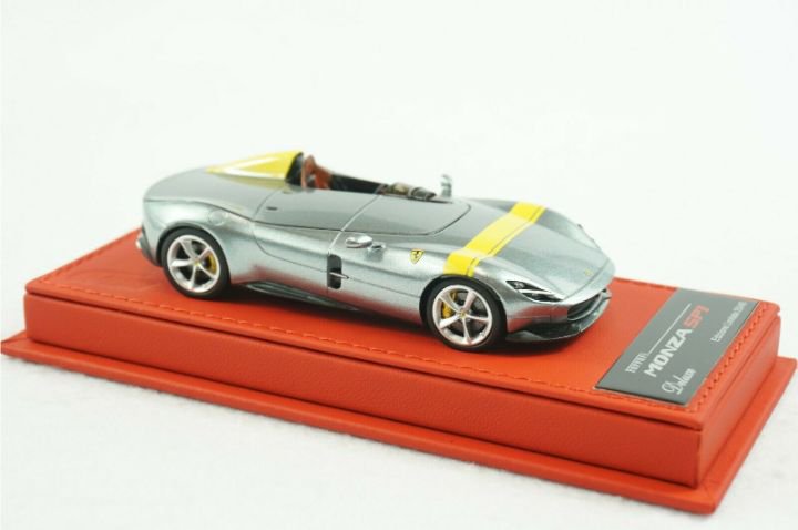 1/43 BBR FERRARI MONZA SP1 SILVER/YELLOW STRIPE DELUXE RED LEATHER BASE -  【MR BBR MakeUp LOOKSMART Du0026Gなどのミニカー専門店】 ヴェルデ　