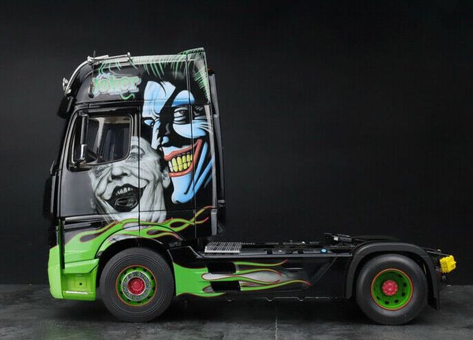 1/18 NZG Mercedes-Benz Actros Tractor Joker Paint Version + Free