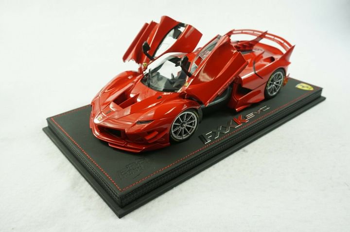 1/18 BBR FERRARI FXXK EVO ROSSO DIECAST OPENINGS BLACK LEATHER BASE - 【MR  BBR MakeUp LOOKSMART D&Gなどのミニカー専門店】 ヴェルデ