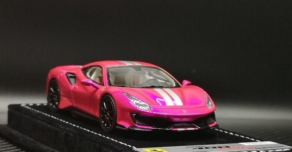 Ferrari 488pista ミニカー　1/43 looksmart ferrari-488-pista_01.jpg
