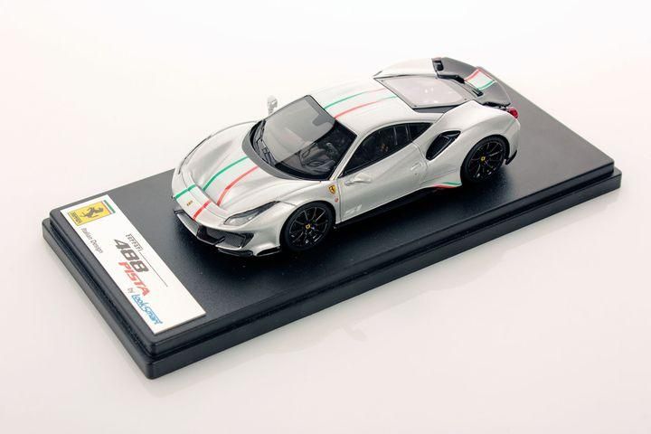 Ferrari 488pista ミニカー1/43 looksmart