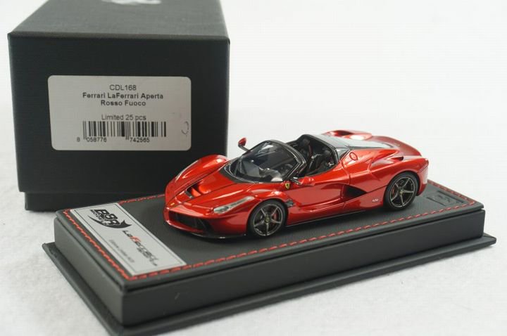 1/43 BBR Ferrari laferrari aperta in color rosso Fuoco set on black deluxe  leather base - 【MR BBR MakeUp LOOKSMART D&Gなどのミニカー専門店】 ヴェルデ