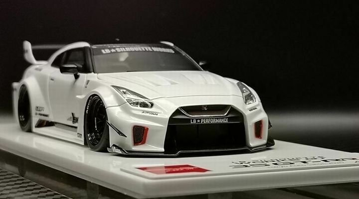 1/43 MakeUp Nissan Silhouette WORKS GT 35GT-RR 2020 Pearl White - 【MR BBR  MakeUp LOOKSMART D&Gなどのミニカー専門店】 ヴェルデ