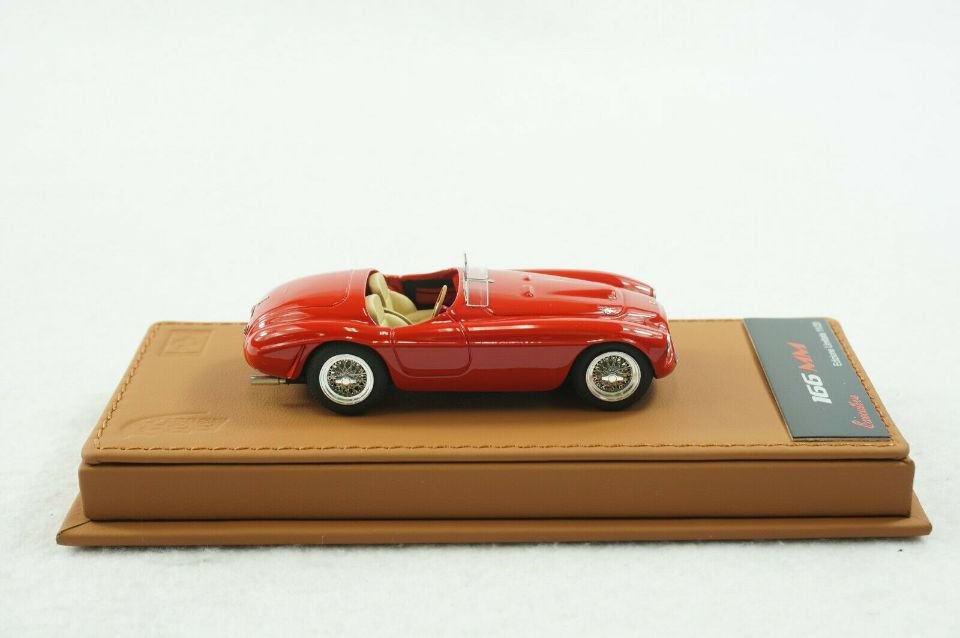 1/43 BBR Ferrari 166MM rosso corsa set on brown deluxe leather base - 【MR  BBR MakeUp LOOKSMART D&Gなどのミニカー専門店】 ヴェルデ