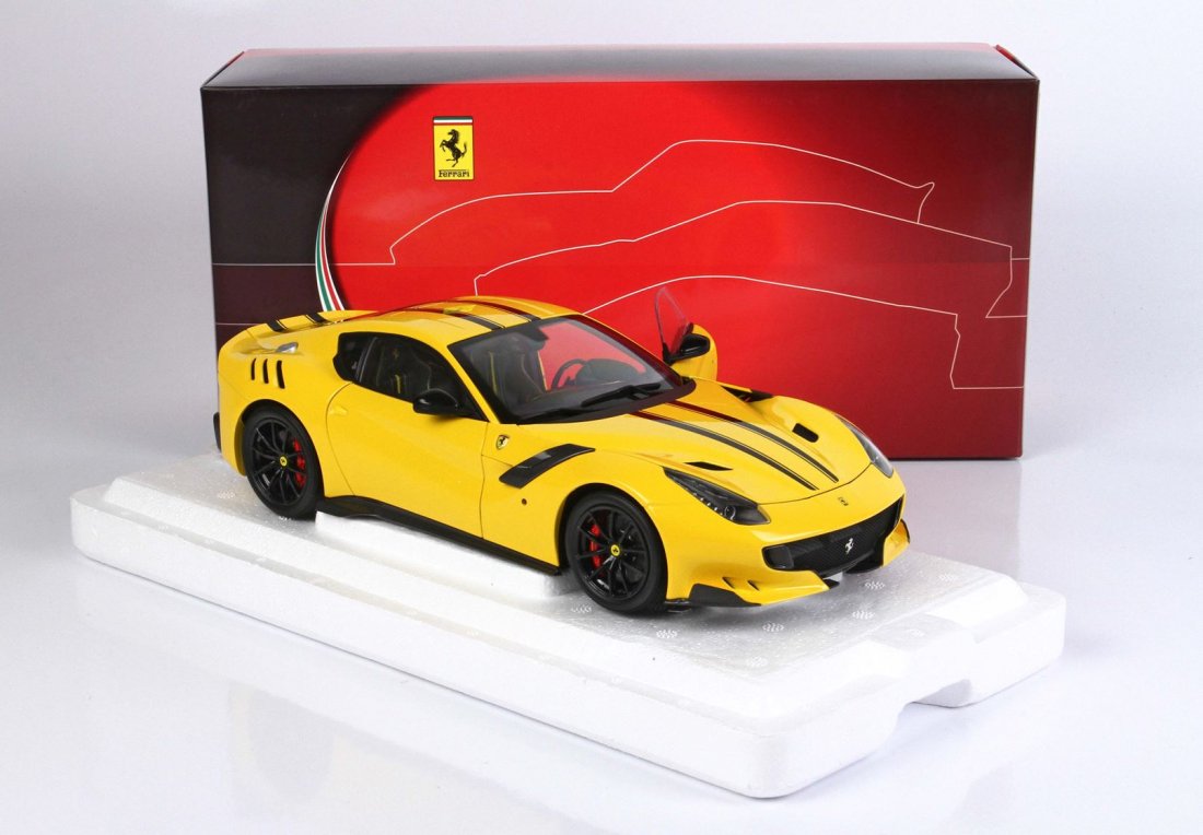 1/18 BBR Ferrari F12 TDF, yellow Modena 4305 (DIE-CAST) - 【MR BBR MakeUp  LOOKSMART D&Gなどのミニカー専門店】 ヴェルデ