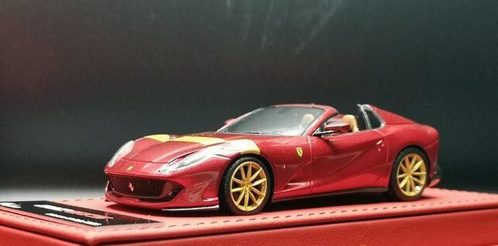 1/43 BBR Ferrari 812 GTS Met. Red with red leather base - 【MR BBR MakeUp  LOOKSMART D&Gなどのミニカー専門店】 ヴェルデ