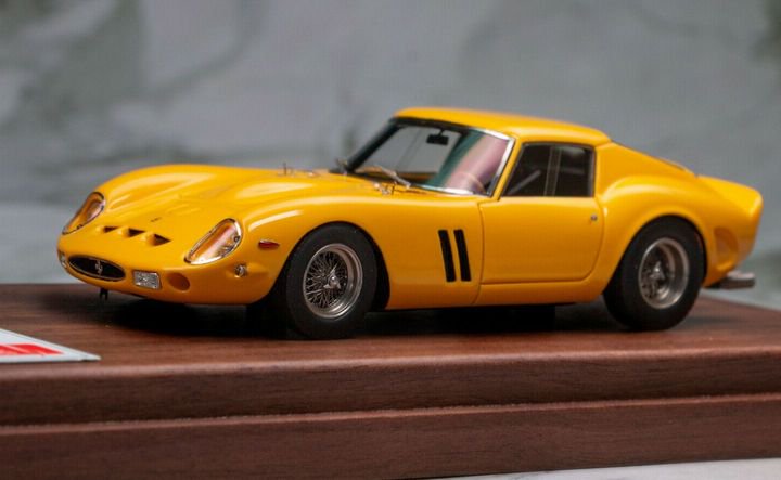 1/43 SCM MODEL 1962 Ferrari 250 GTO Classic Yellow Wooden Base - 【MR BBR  MakeUp LOOKSMART D&Gなどのミニカー専門店】 ヴェルデ