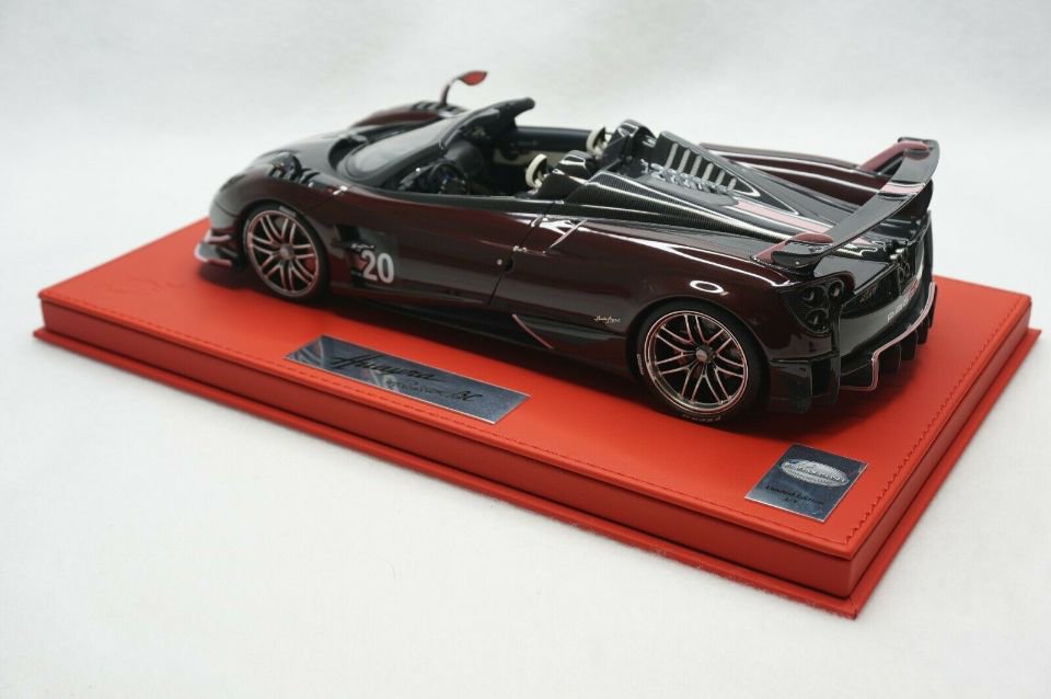 1/18 BBR Pagani Huayra BC roadster dark carbonium red set on red deluxe  leather base - 【MR BBR MakeUp LOOKSMART Du0026Gなどのミニカー専門店】 ヴェルデ　