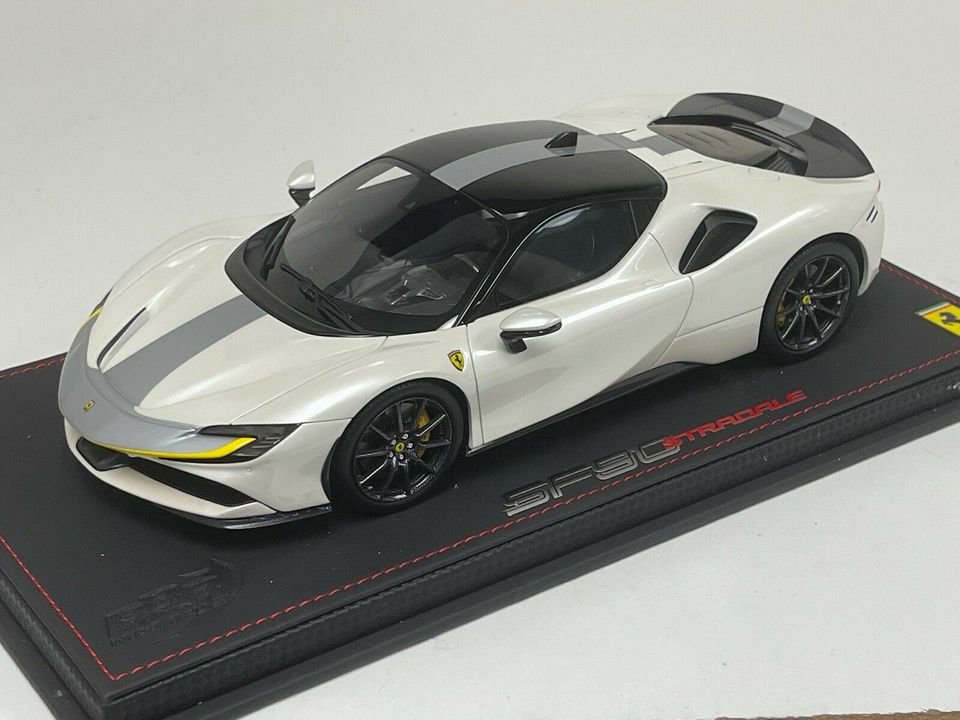 1/18 BBR Ferrari SF90 Stradale Pack Fiorano Metallic Italian White