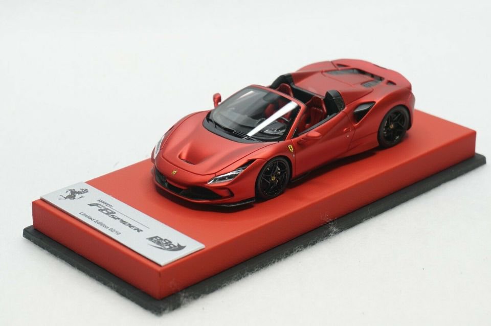 1/43 BBR Ferrari F8 spider rosso fuoco matt set on red leather base - 【MR  BBR MakeUp LOOKSMART D&Gなどのミニカー専門店】 ヴェルデ