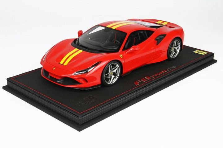 1/18 BBR Ferrari F8 Tribute Rosso Scuderia Yellow Stripe - 【MR BBR MakeUp  LOOKSMART D&Gなどのミニカー専門店】 ヴェルデ