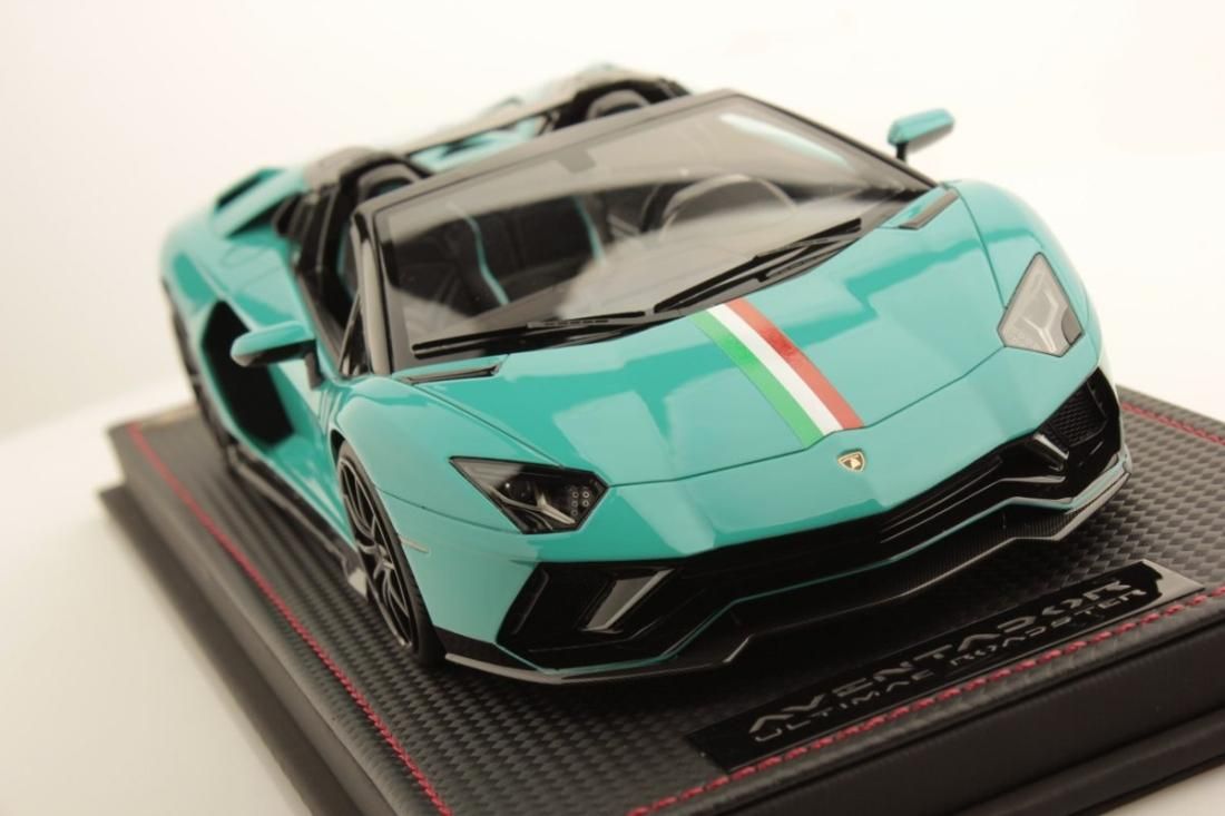 1/18 MR LAMBORGHINI AVENTADOR LP 780-4 ULTIMAE ITALIAN LIVERY