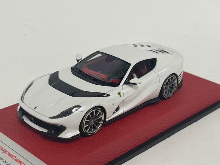 1/43 Looksmart Ferrari 812 Competizione Bianco 