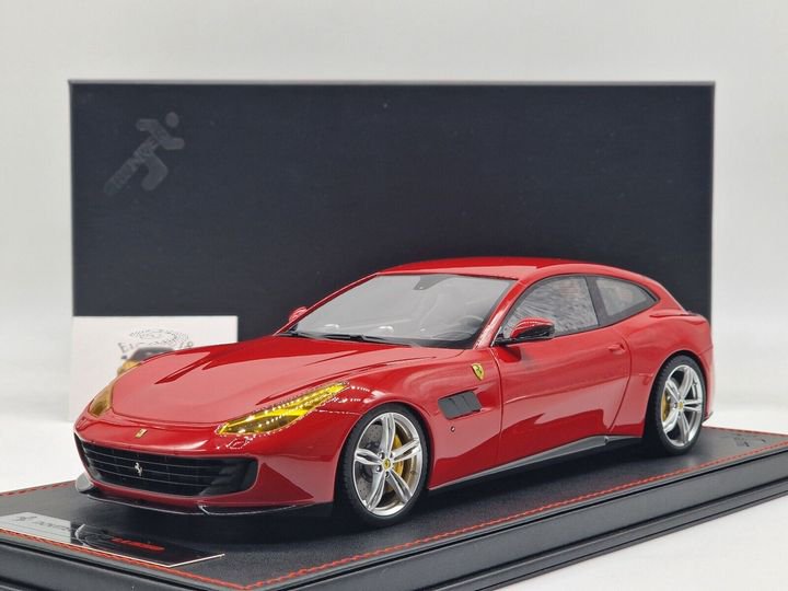 1/18 RUNNER Ferrari GTC4 LUSSO Novetic refit (Red) - 【MR BBR MakeUp  LOOKSMART D&Gなどのミニカー専門店】 ヴェルデ