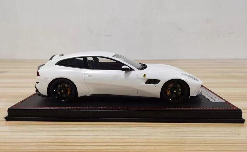 1/18 RUNNER Ferrari GTC4 LUSSO Novetic refit (White) - 【MR