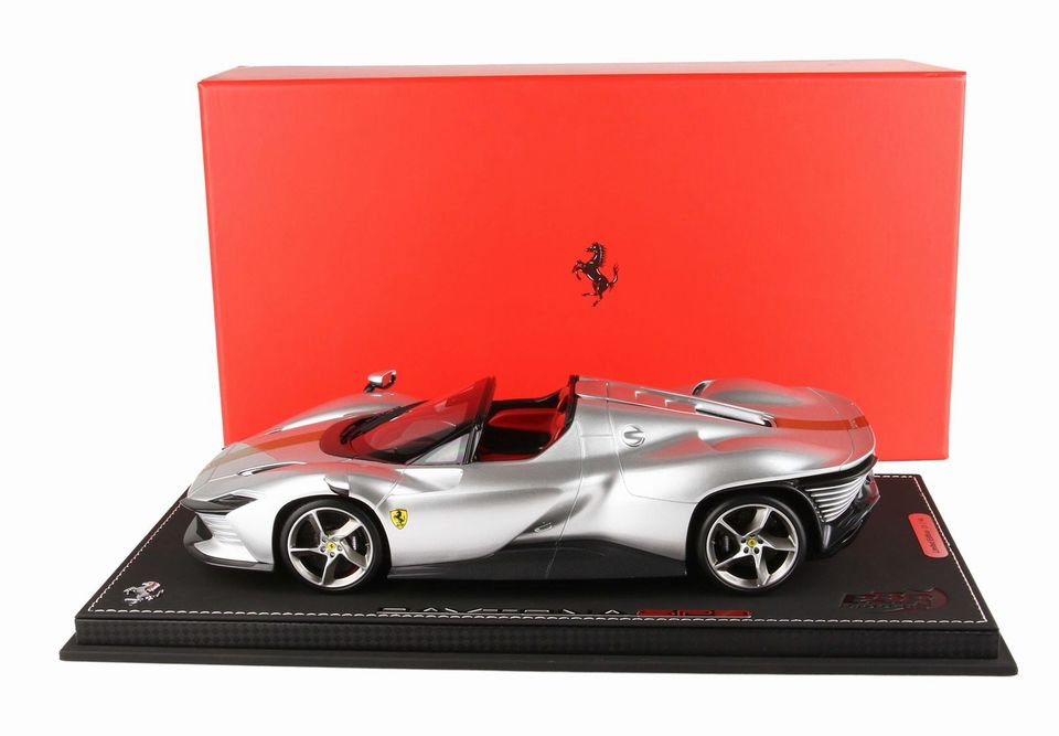 1/18 BBR Ferrari SP3 Daytona Silver Nurburgring - 【MR BBR MakeUp