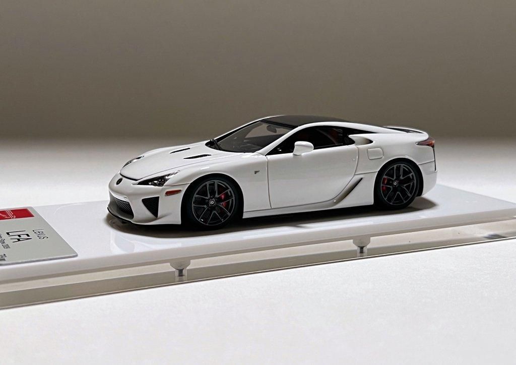 Amazon.co.jp: 1/43 LFA ホワイト トップギア フィギュア付