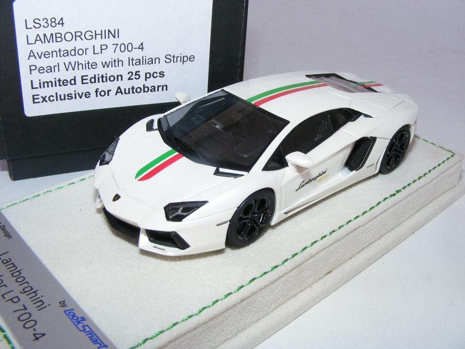 1/43 Looksmart Lamborghini Aventador LP 700-4 White Rally de Paris