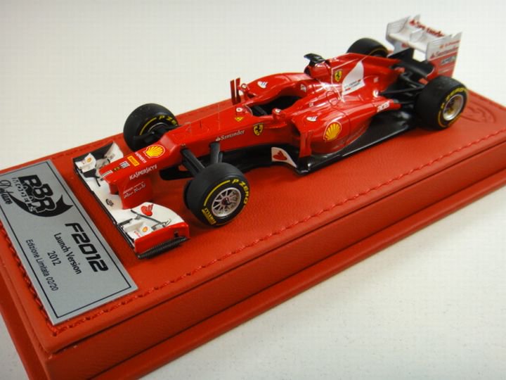 1/43 BBR FERRARI F2012 LAUNCH VERSION 2012 RED DELUXE LEATHER BASE - 【MR BBR  MakeUp LOOKSMART D&Gなどのミニカー専門店】 ヴェルデ