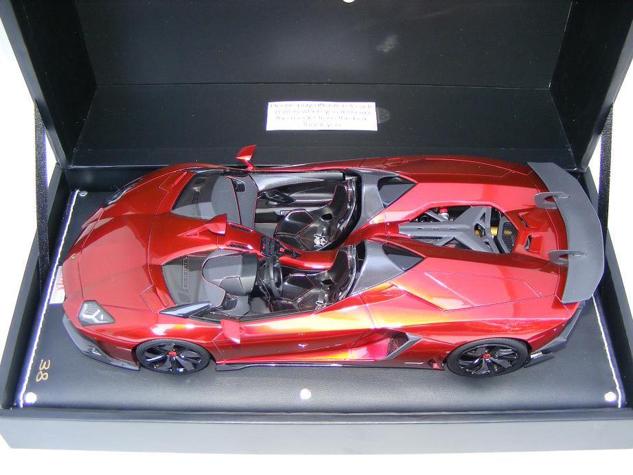 1/18 MR Collection Model of the Lamborghini Aventador J in