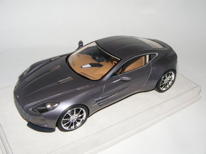 1/18 Tecnomodel Aston Martin One-77 Tungsten Silver - 【MR BBR MakeUp  LOOKSMART D&Gなどのミニカー専門店】 ヴェルデ