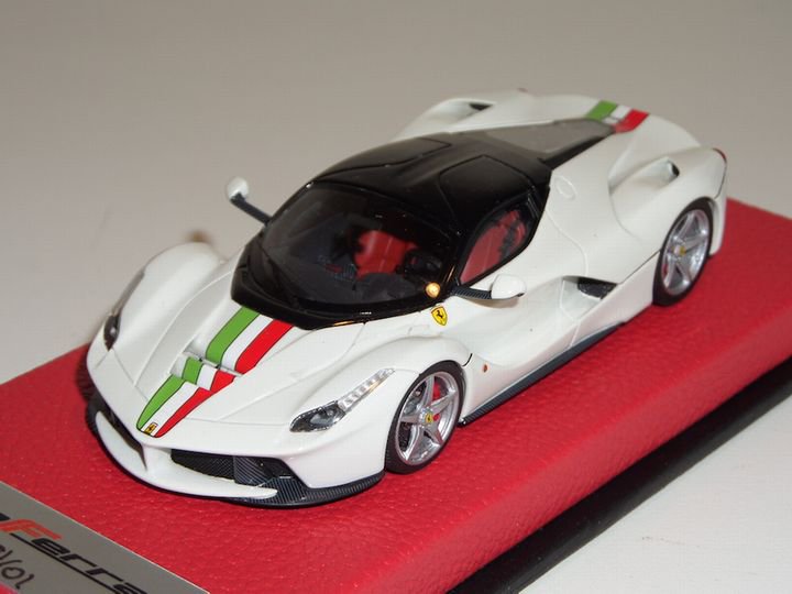 1/43 Custom Build Looksmart Ferrari Laferrari White / Italian Stripe - 【MR  BBR MakeUp LOOKSMART D&Gなどのミニカー専門店】 ヴェルデ