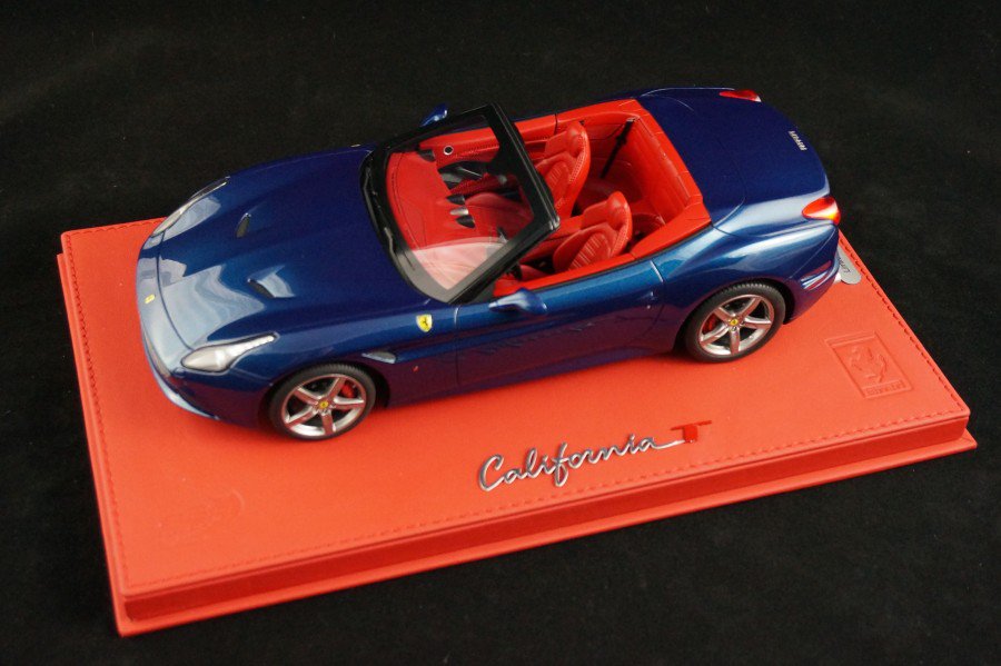 1/18 BBR Ferrari California T Spider in Exclusive color Abu Dhabi Blue -  【MR BBR MakeUp LOOKSMART D&Gなどのミニカー専門店】 ヴェルデ