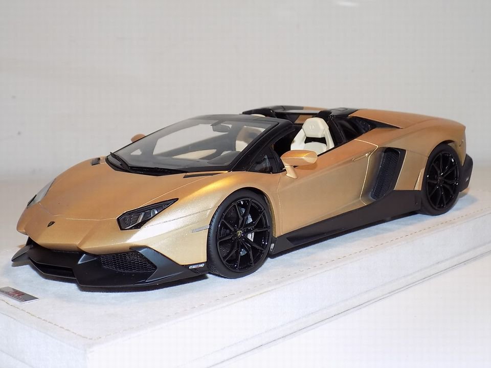 1/18 MR Lamborghini Aventador LP-720 50th Aniv Roadster Gold - 【MR BBR  MakeUp LOOKSMART D&Gなどのミニカー専門店】 ヴェルデ