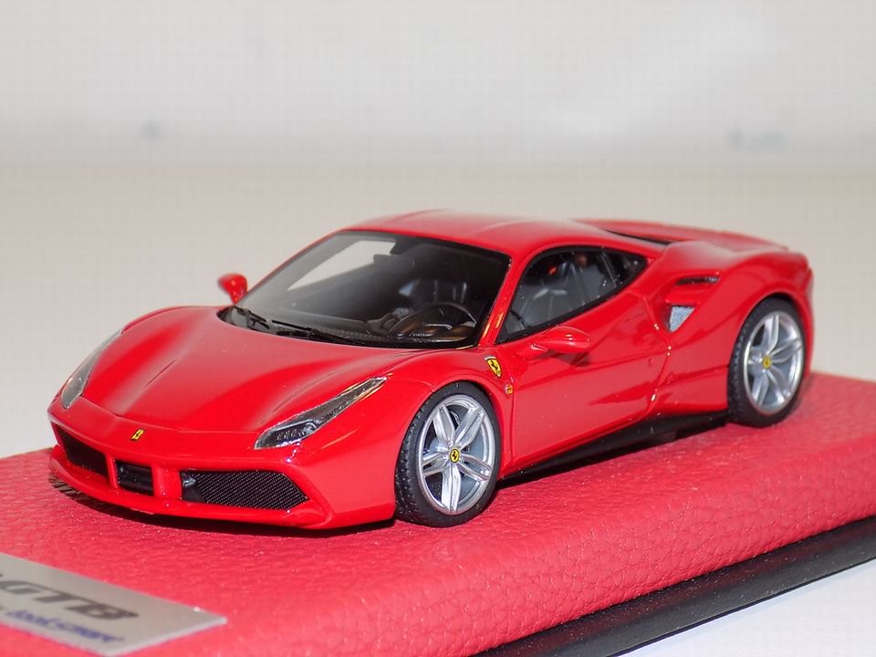 1/43 Looksmart Ferrari 488 GTB Metallic Rosso Corsa Red Leather Base - 【MR  BBR MakeUp LOOKSMART D&Gなどのミニカー専門店】 ヴェルデ