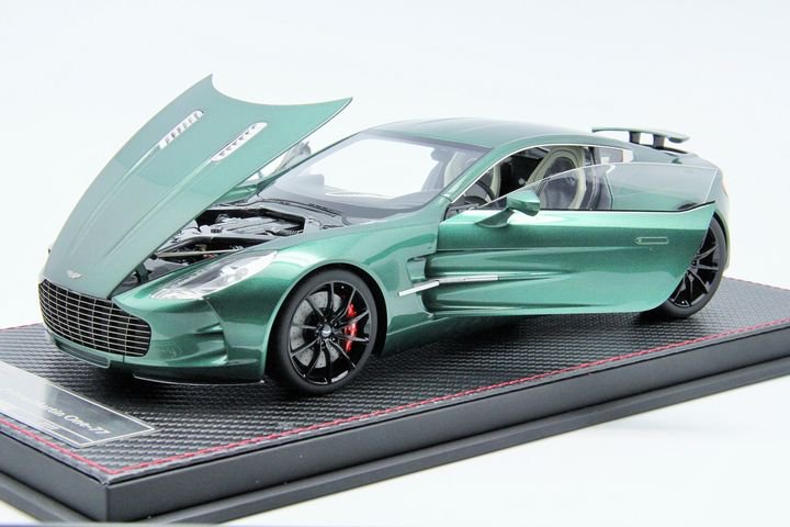 1/18 FRONTIART Aston Martin One-77 British Green limited Open 
