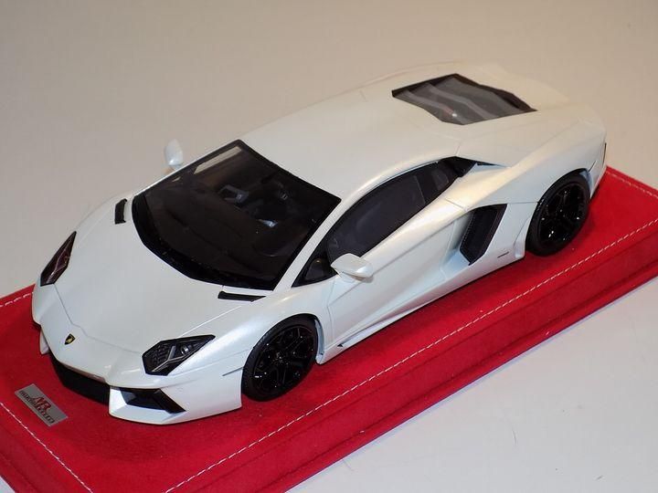 1/18 MR Lamborghini Aventador LP700-4 Met white with black