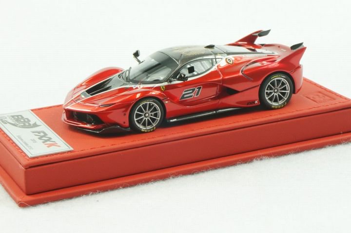 1/43 BBR Ferrari FXXk Rosso Fuoco car #21 set on red deluxe leather base -  【MR BBR MakeUp LOOKSMART D&Gなどのミニカー専門店】 ヴェルデ