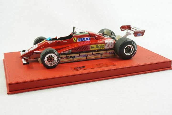 1/18 BBR Ferrari 126C2 GP San Marino car # 28 Driver D.Pironi on red deluxe  leather base - 【MR BBR MakeUp LOOKSMART D&Gなどのミニカー専門店】 ヴェルデ