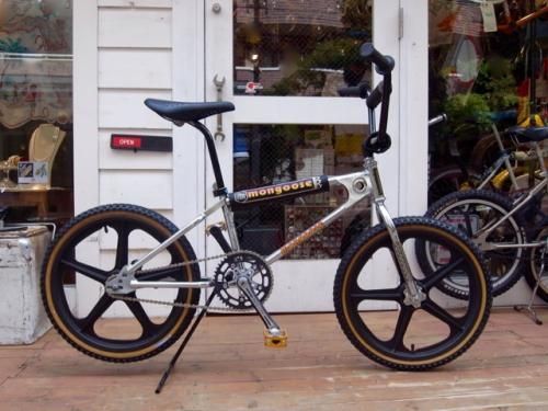 1983 MONGOOSE CALIFORNIA SPECIAL in BLACK SCREAMIN WHEELS Superstore