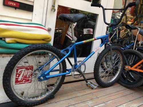 1978 MONGOOSE MOTOMAG u003e Original BLUE - SCREAMIN'WHEELS Superstore