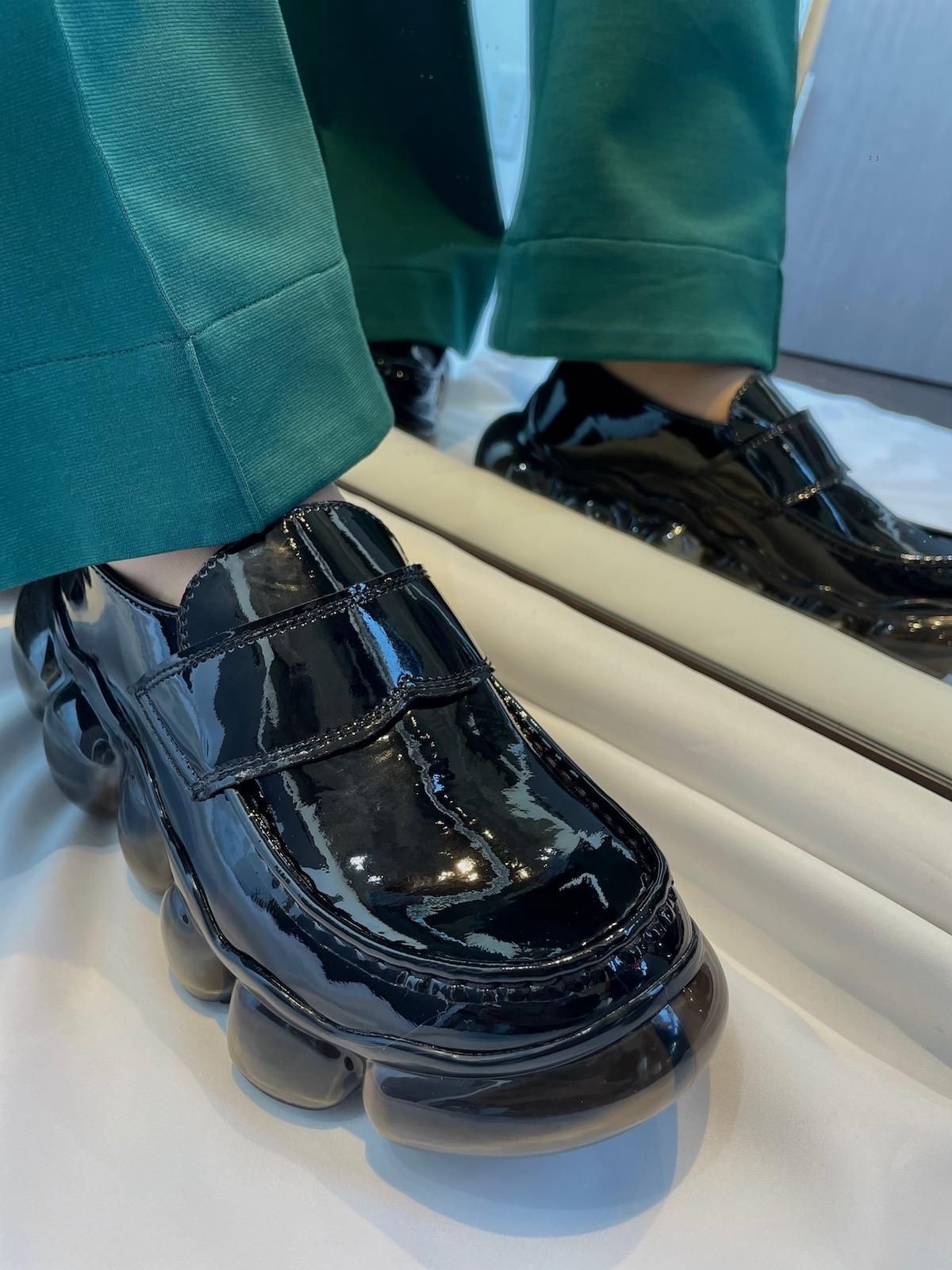 あつかましくすみませんgrounds JEWELRY LOAFER BLACK - ローファー/革靴