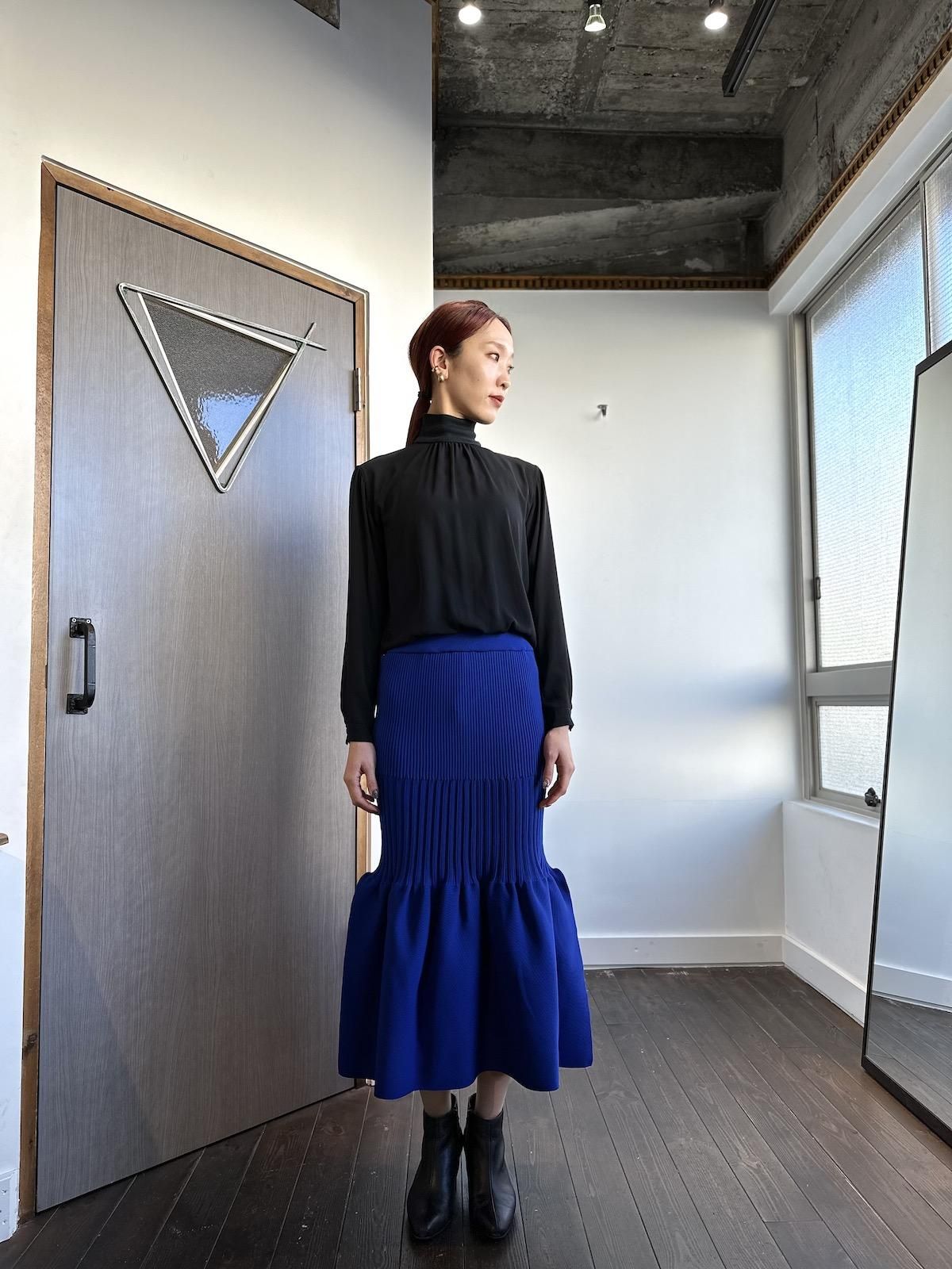 最旬ダウン ＳＫＩＲＴの通販 CFCL ＦＬＵＴＥＤ FLUTED SKIRT2 黒