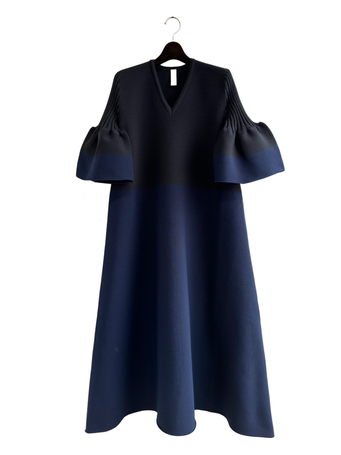 『CFCL』POTTERY SHORT BELL SLEEVE FLARE DRESS (ブラック×ネイビー)