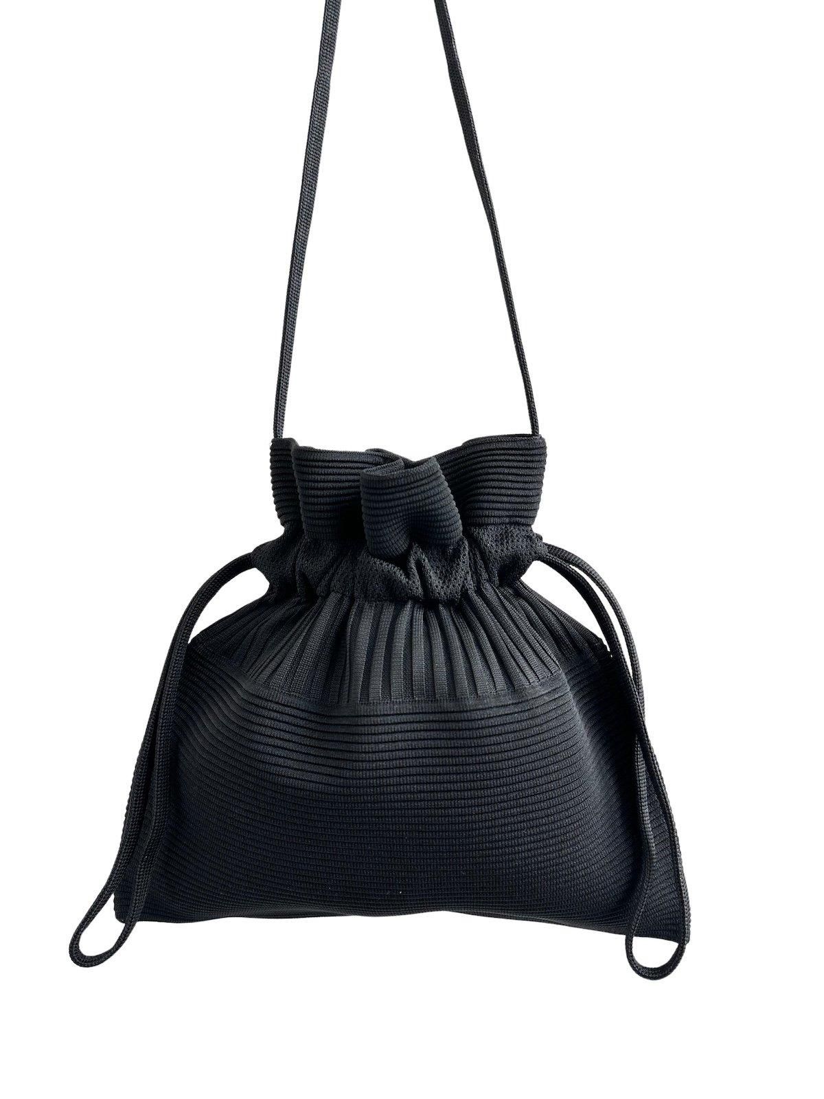 STRATA LUCENT SHOULDER BAG