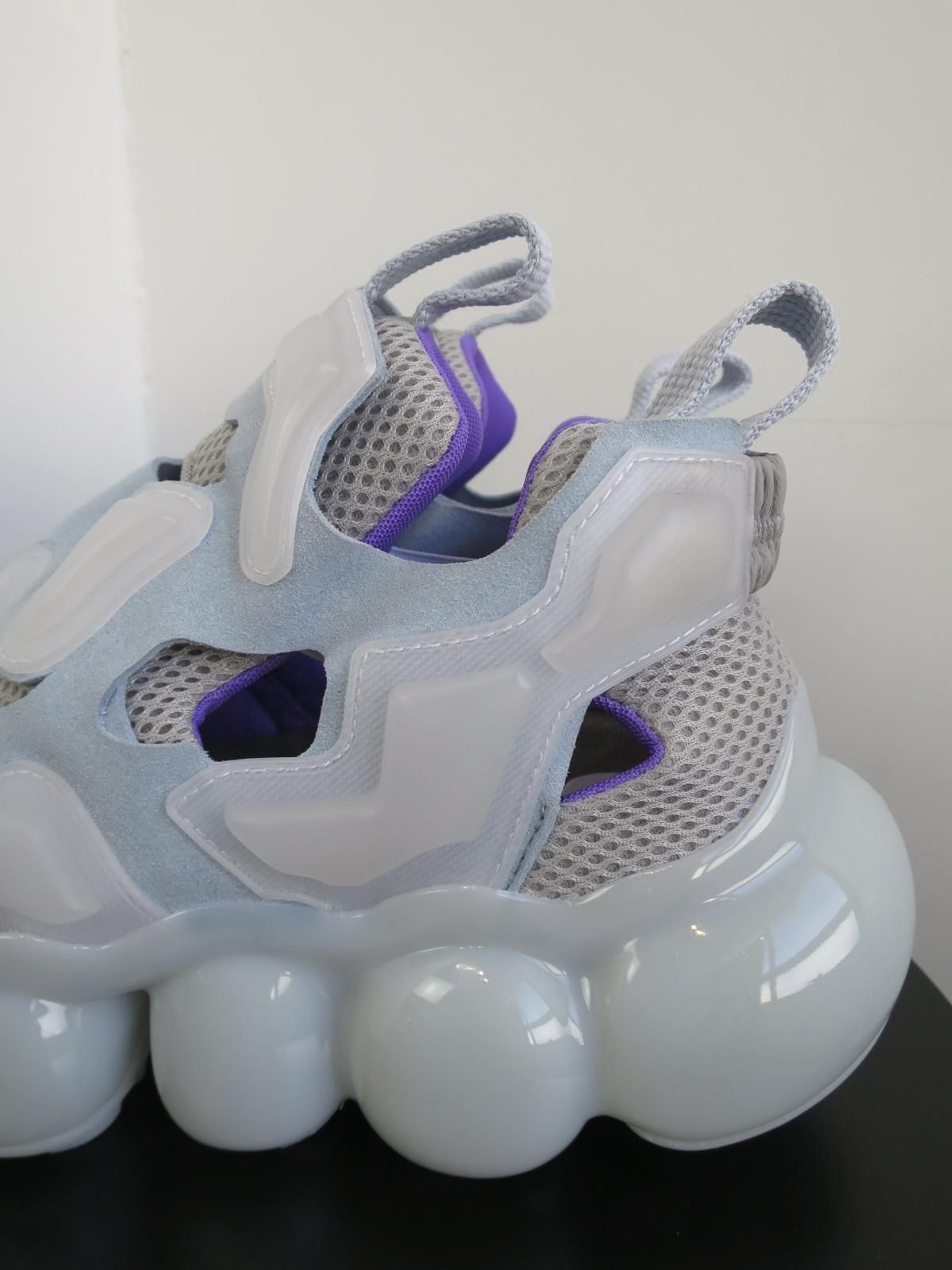 ウィンダンシー　グラウンズ ウィンダンシー×グラウンズ“ぷっくり”アウトソールのスニーカー、“SEA