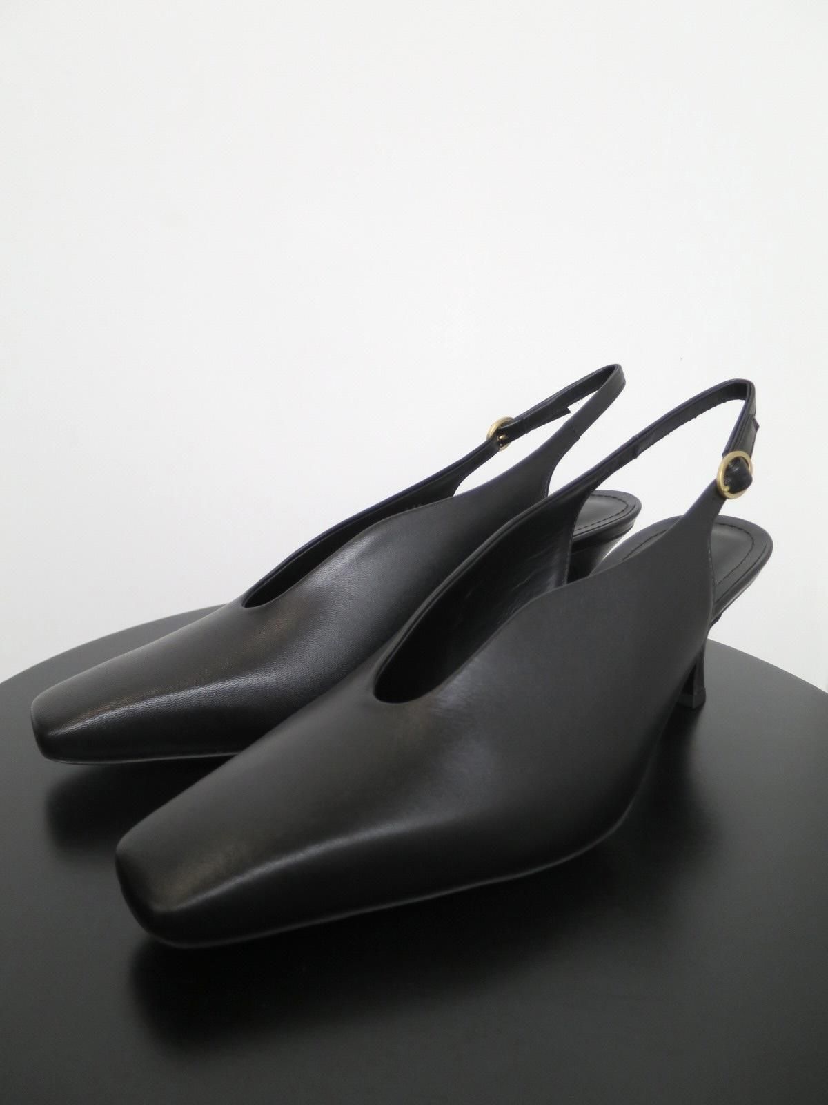 マメ2点 Curved Line Sling Back Heels - white - Mame Kurogouchi