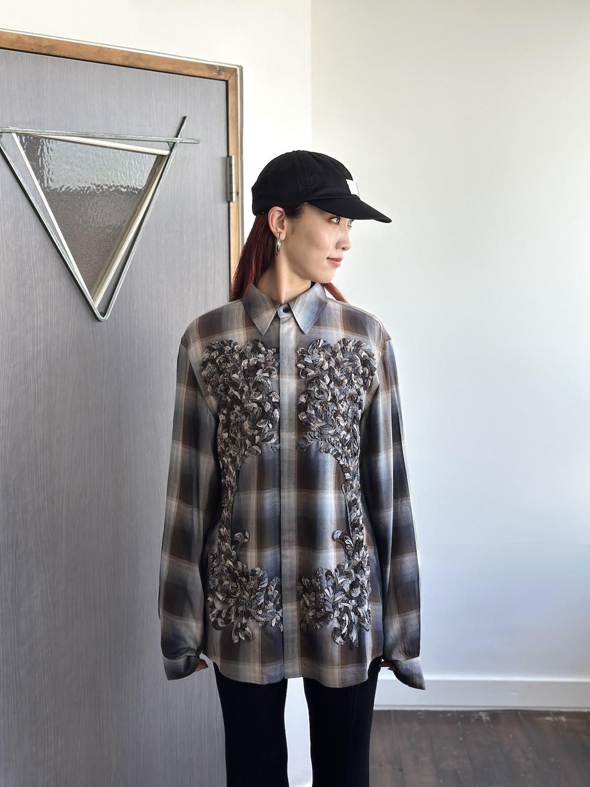 【新品未使用タグ付】TAAKK スタッズ刺繍ベスト 希少 サイズ3 新品未使用タグ付】TAAKK スタッズ刺繍ベスト 希少 サイズ3