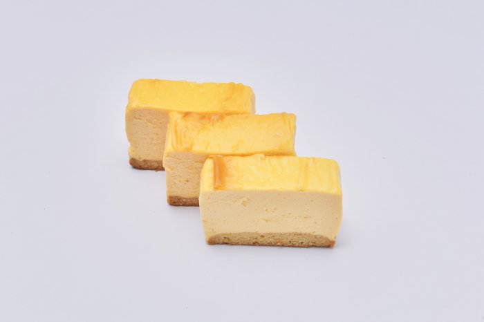 ベイクドチーズケーキ（カット）（3個セット）